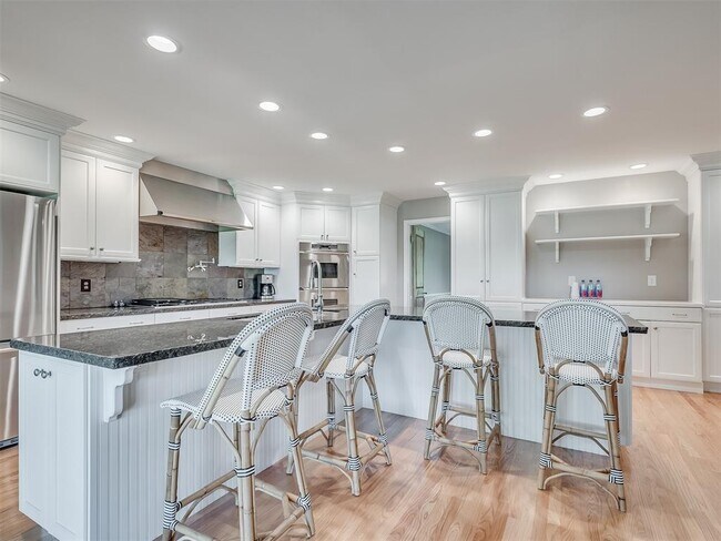 Building Photo - 1516 E Britton Rd