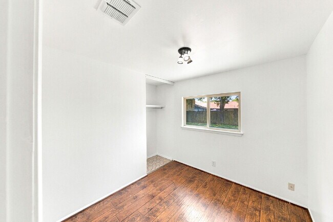 Building Photo - Ask about current rent incentives and specials being offered and book your self guided tour today.