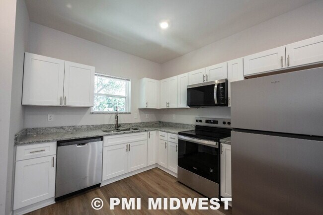 Building Photo - 1523 E Market St