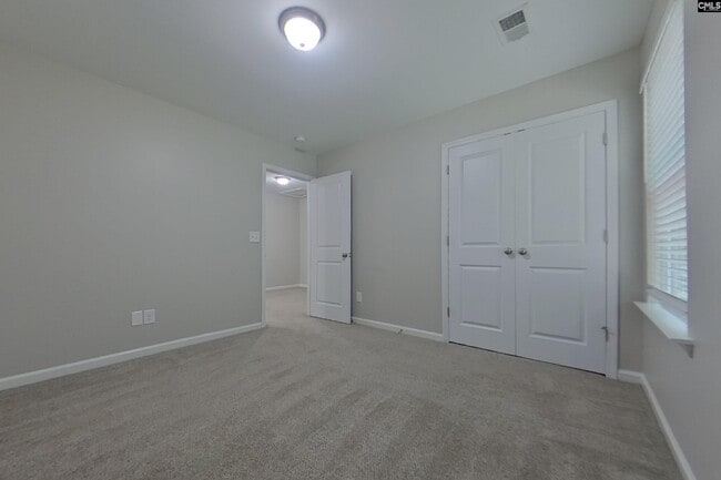 Building Photo - 250 Harvest Glen Ln