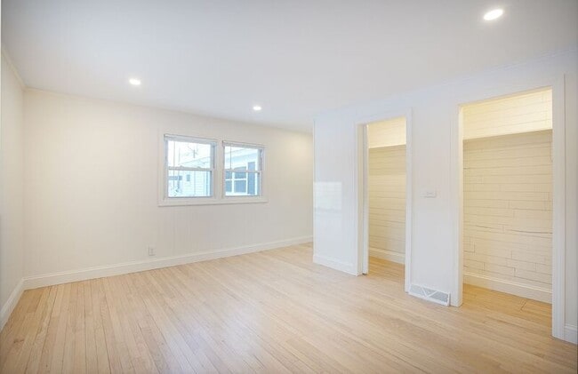 Building Photo - 2403 Westfield St