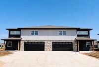 Building Photo - 3060/3064 Bennington Place
