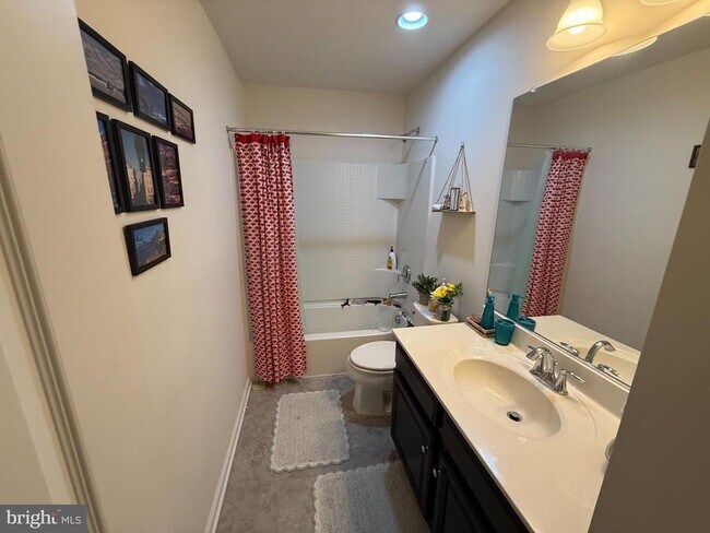 Building Photo - 8462 Hedwig Ln