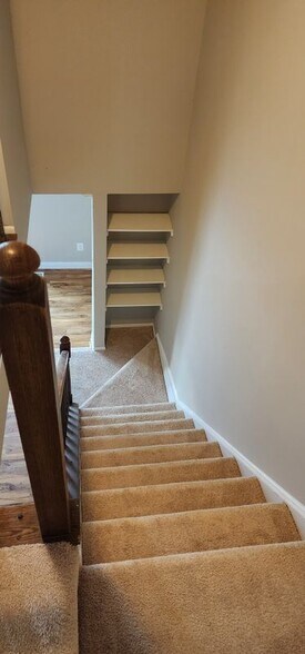 Building Photo - 7886 Marioak Dr