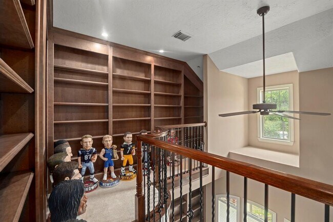 Building Photo - 51 Player Oaks Pl