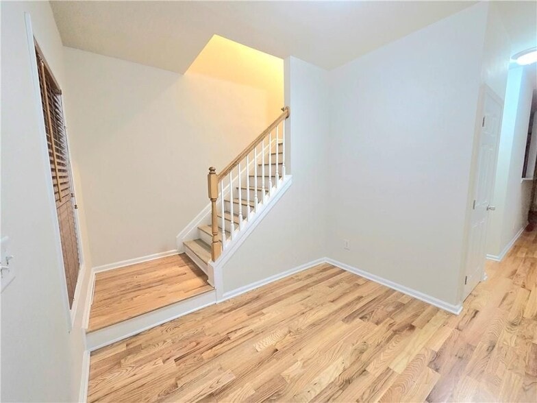 Building Photo - 3044 Cedar Glade Ln NE