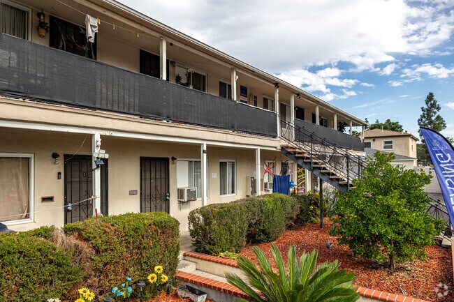 Building Photo - 916 S. Cambridge St.