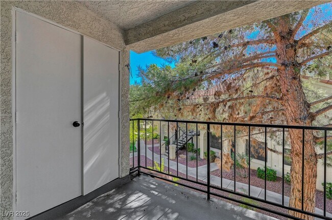 Building Photo - 4730 Nara Vista Way