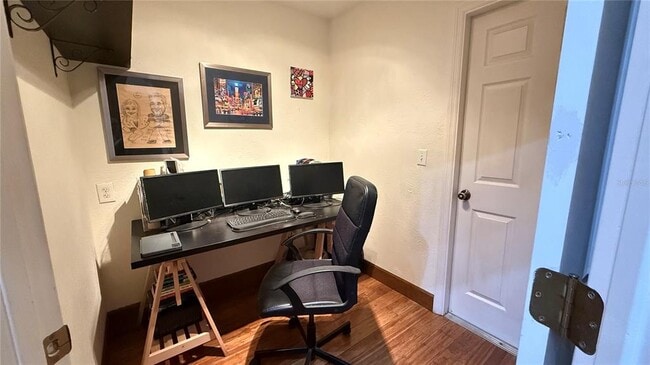 Building Photo - 175 Cloverdale Rd