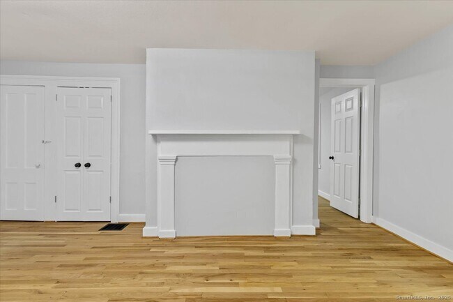 Building Photo - 183 Bradley St