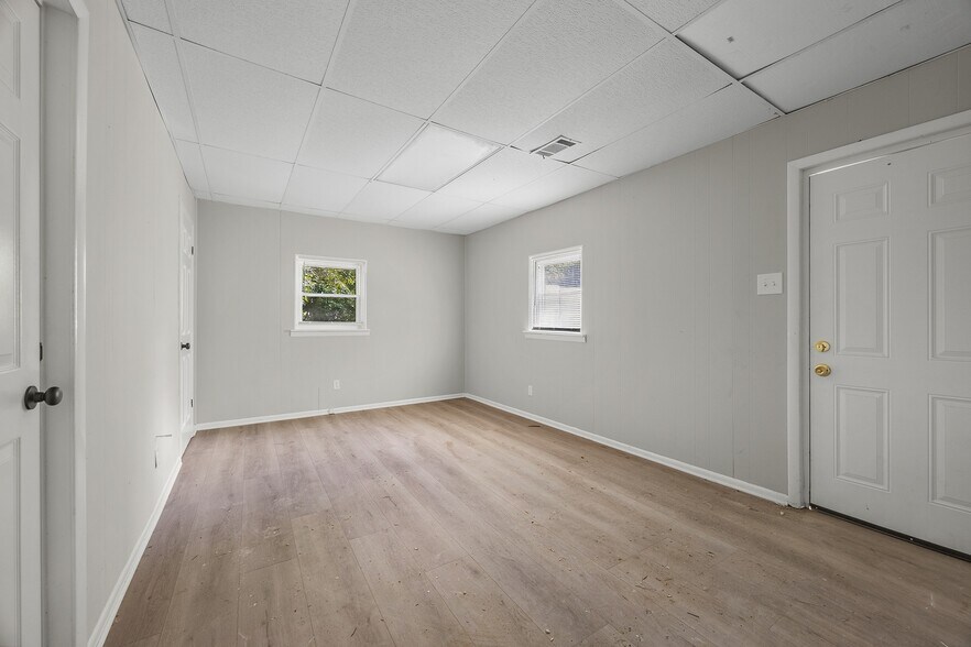 Building Photo - 2715 Bob O Link Dr