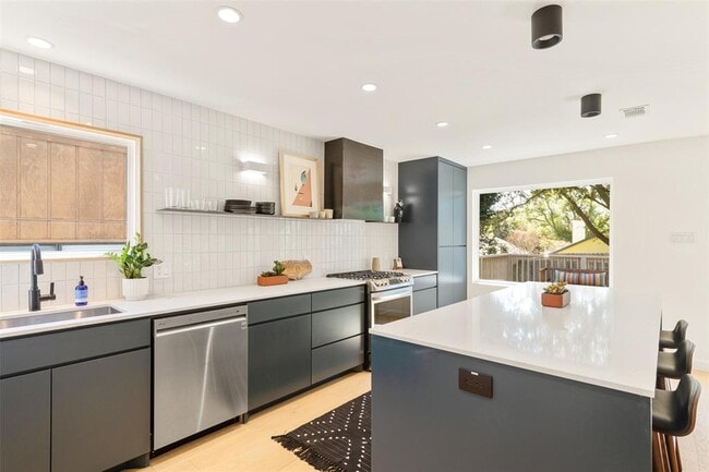 Building Photo - 2815 Goldbridge Dr