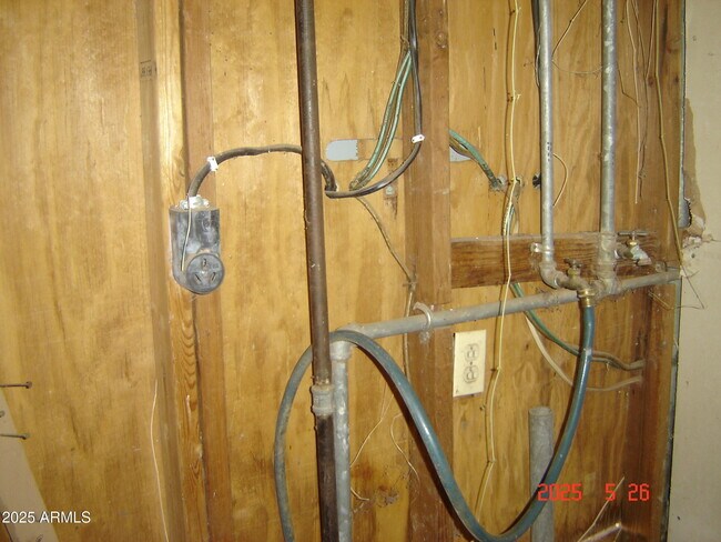 Building Photo - 414-416 Reizen Dr