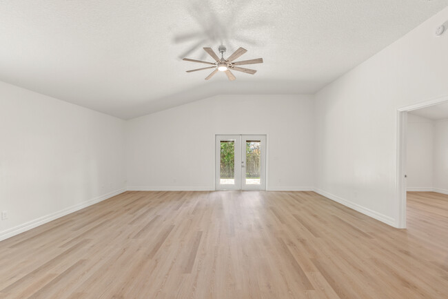 Building Photo - 137 Patrick Mill Cir