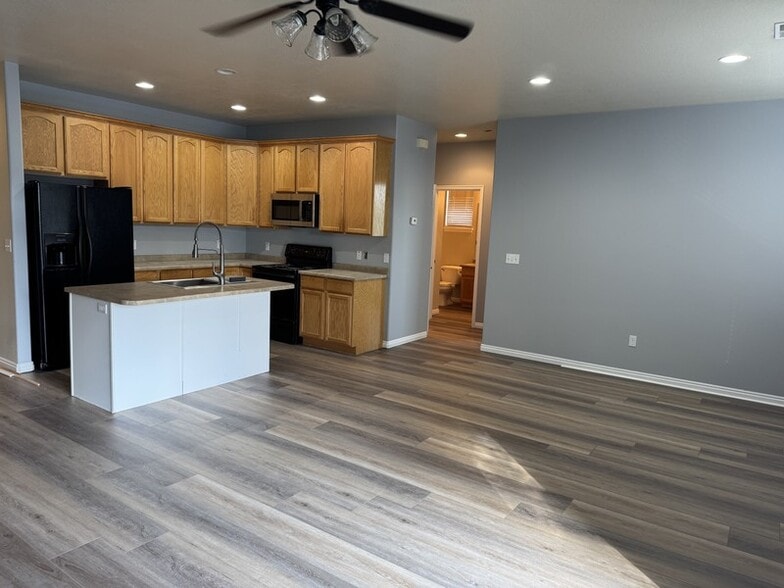 Building Photo - 4774 Oregon Trail Way W