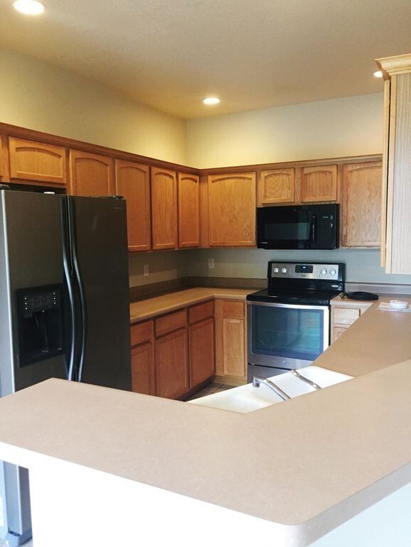 Building Photo - Pet friendly 3 bed/2.5 bath for Rent in Bl...