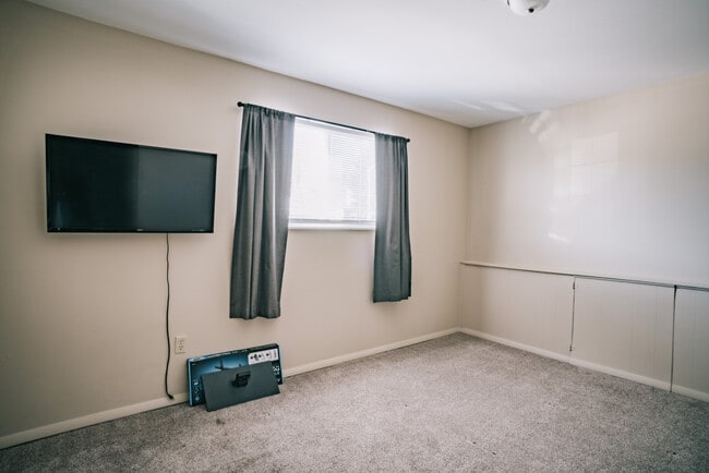 Building Photo - 1991 Palm Dr