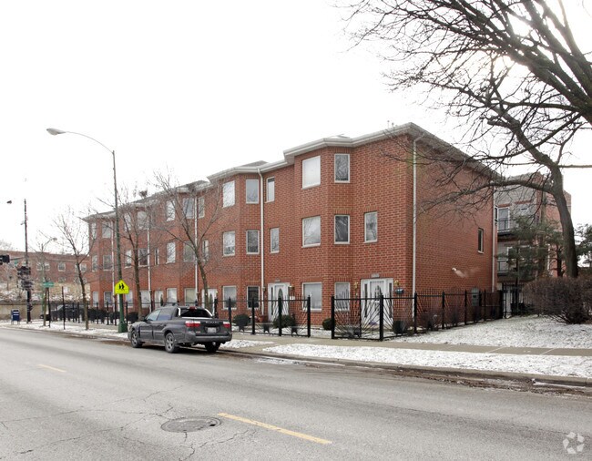 Building Photo - 1807-1815 W Granville Ave