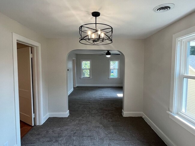 Building Photo - 322 N 2nd Ave