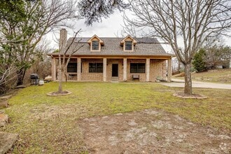 Building Photo - Country Living- Half Duplex- 3 Bed, 2 Bat...