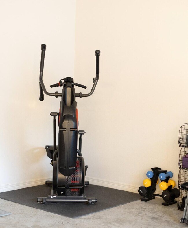 Building Photo - 1668 Alamo Xing Rd