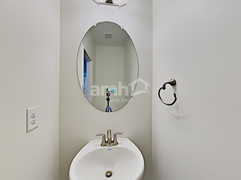 Building Photo - 63 Ivy Brook Dr