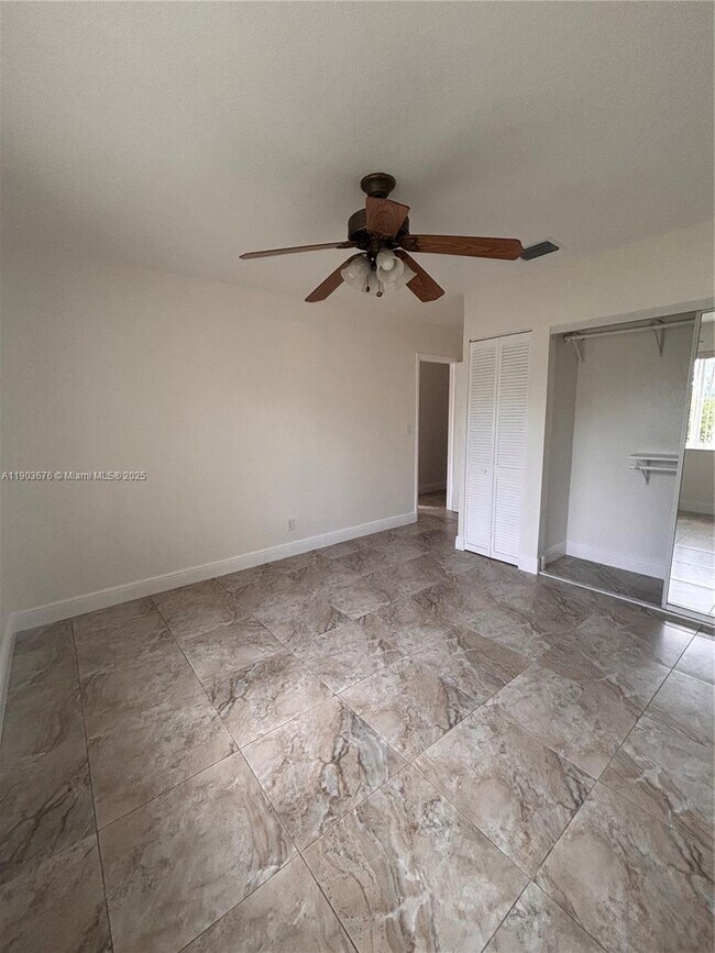 Building Photo - 1563 W 81st St