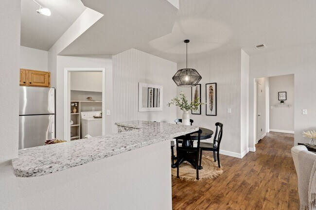 Building Photo - Students Welcome! 3 Bed, 2 Bath Condo in Rockbridge, SE Fort Collins