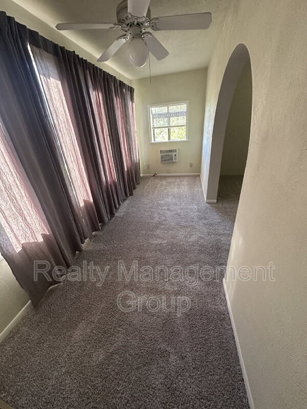 Building Photo - 2338 Berry St