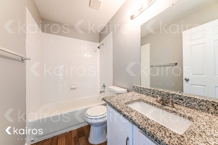 Building Photo - 9807 Tamalpais Dr