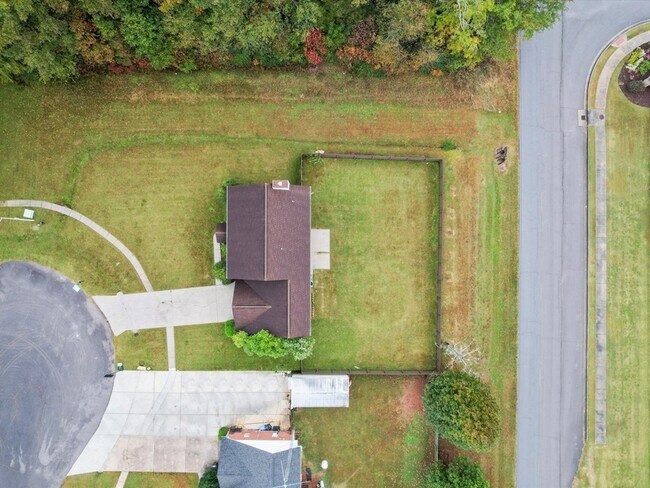 Building Photo - 300 Early Harvest Ct