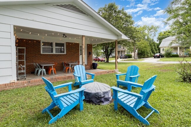 Building Photo - 205 Sunset Dr