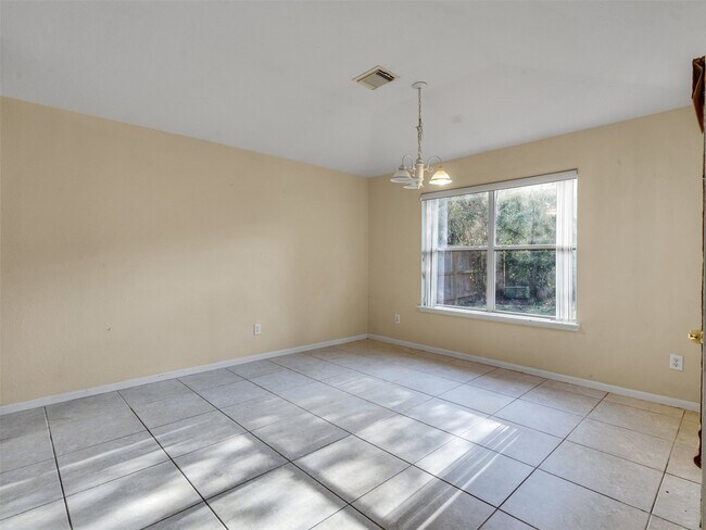 Building Photo - 3823 Beacons Vw