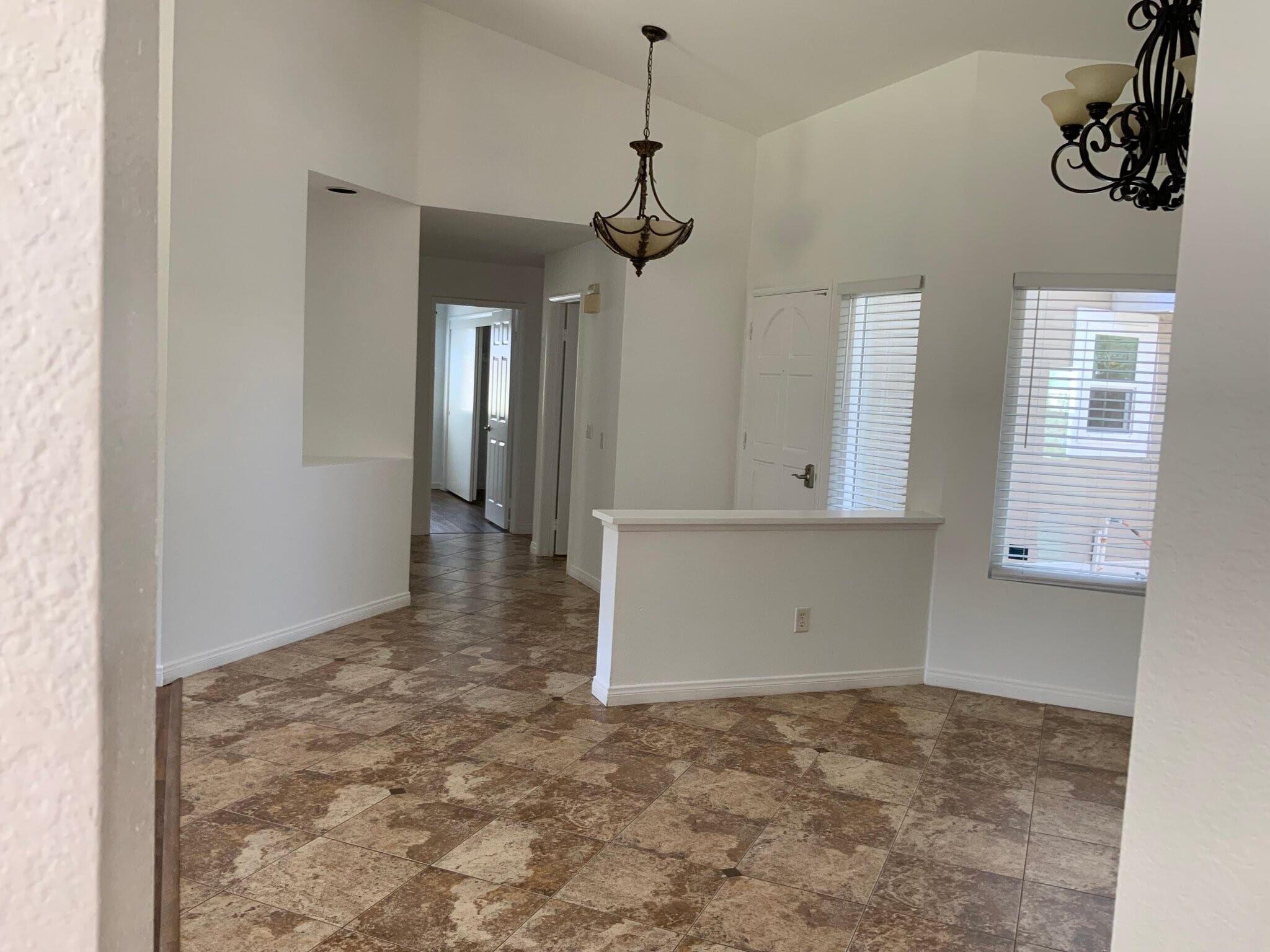 Building Photo - 542 Trailridge Dr