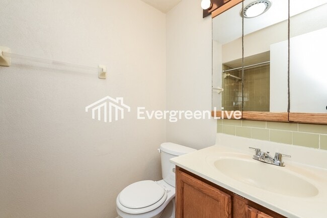 Building Photo - 755 Ellsworth Dr