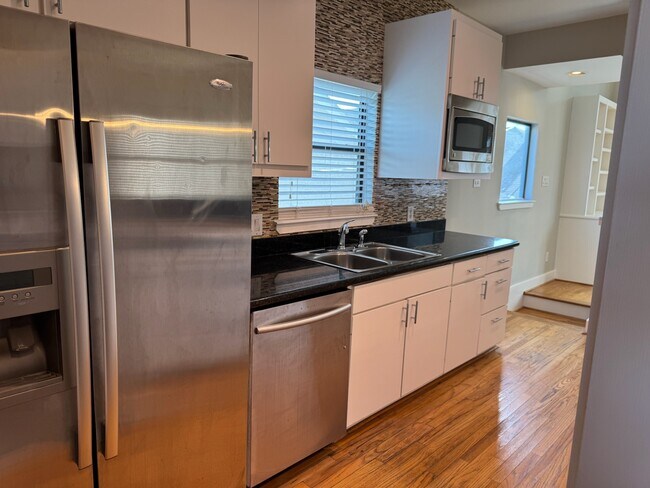 Building Photo - 9716 Linkmeadow Ln