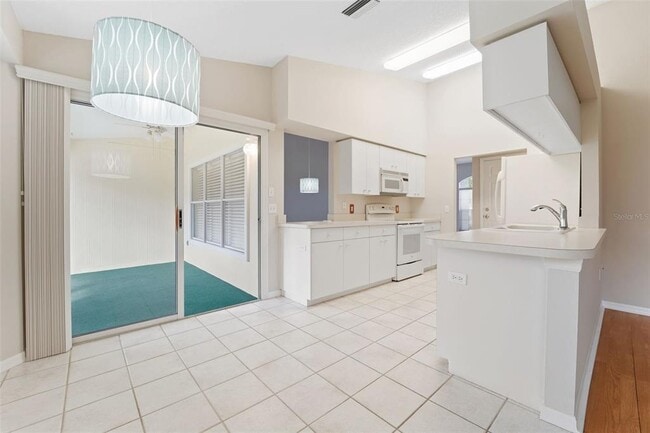 Building Photo - 1031 Almondwood Dr