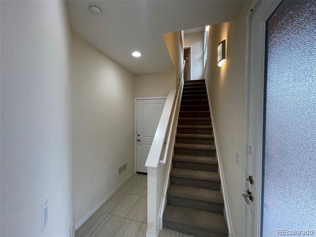 Building Photo - 1883 Vine St