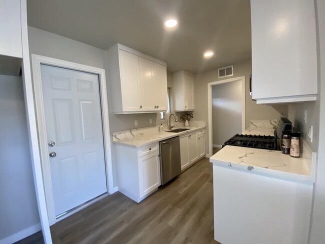 Building Photo - 8821 Greenbrook Way