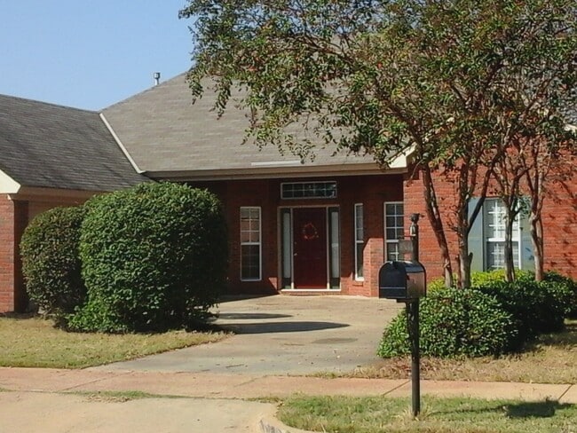 Building Photo - 106 Grasmere Ct