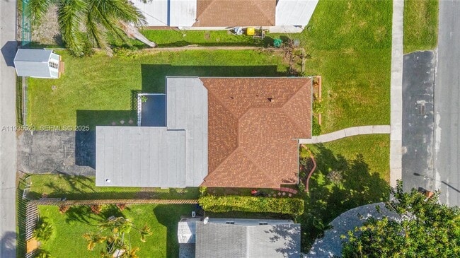 Building Photo - 232 SE 6th St