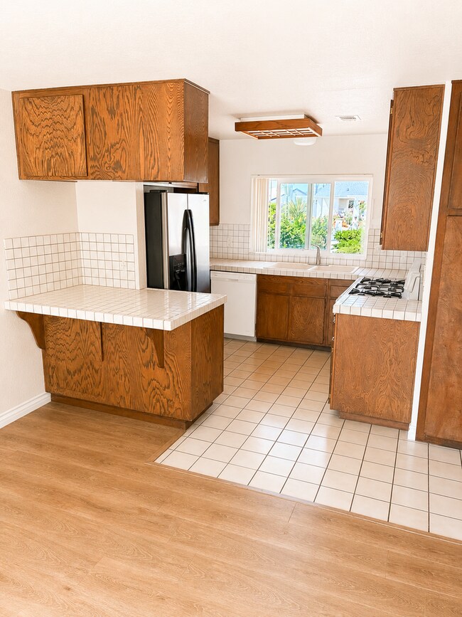 Building Photo - Beautiful Single-Story Home in the Desirable San Carlos Neighborhood