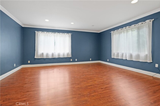 Building Photo - 5217 Satsuma Ave