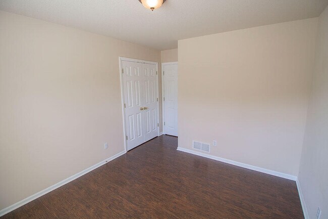 Building Photo - 1871 Harmony St