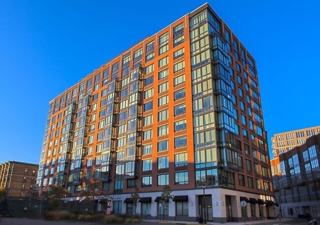Building Photo - 1100 Maxwell Ln
