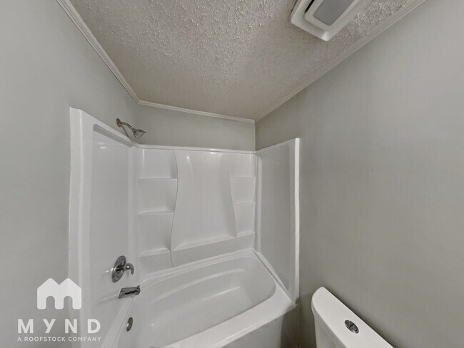 Building Photo - 4546 Lisa Dr