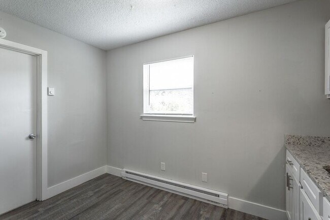 Building Photo - 4409 Delashmitt Rd