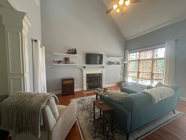 Building Photo - Carolina Lakes Gated Community!!
