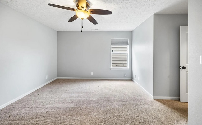 Building Photo - 3185 Fleming Dr