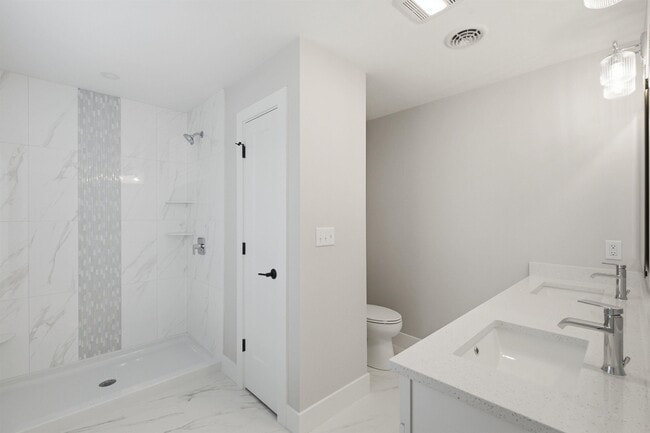 Building Photo - 7 Elise Ave